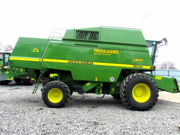 Комбайн John Deere 2264 (2000)