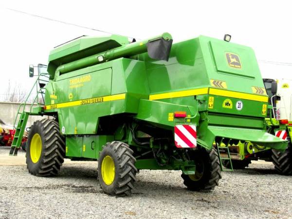 Комбайн John Deere 2264 (2000)