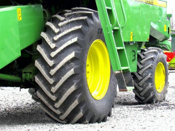 Комбайн John Deere 2264 (2000)