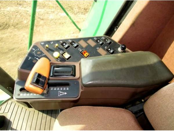 Комбайн John Deere 9600 (1992)