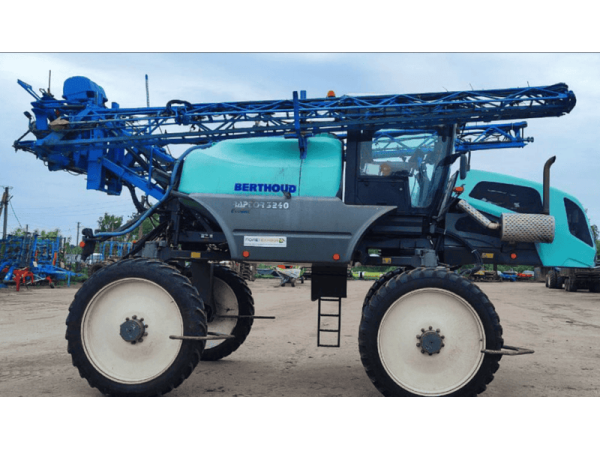Самохідний обприскувач Berthoud Raptor 3240 (2017)
