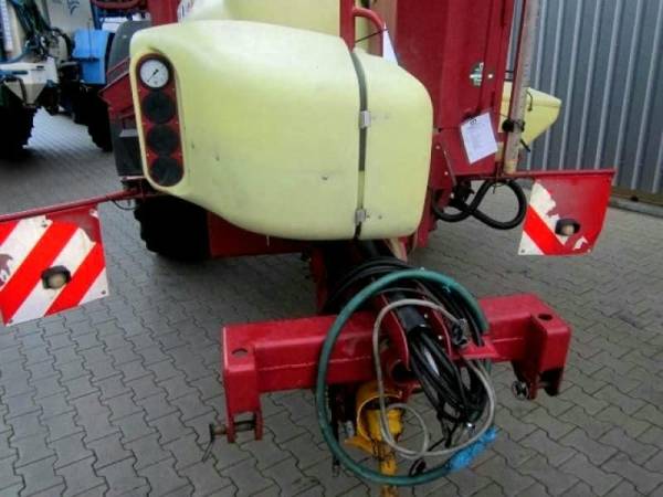 Причіпний обприскувач Hardi Commander 2800 (2000)