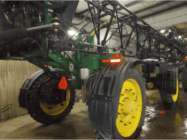 Самохідний обприскувач John Deere 4940 (2012)