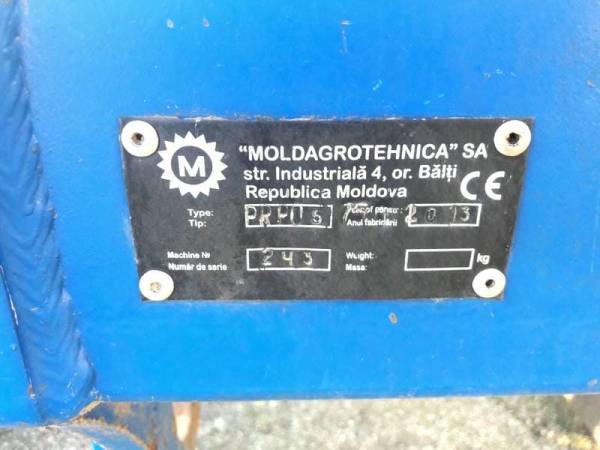 Плуг оборотний Moldagrotehnica PRPO 5 (2013)