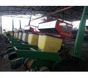 Прицепная механическая сеялка John Deere 7000