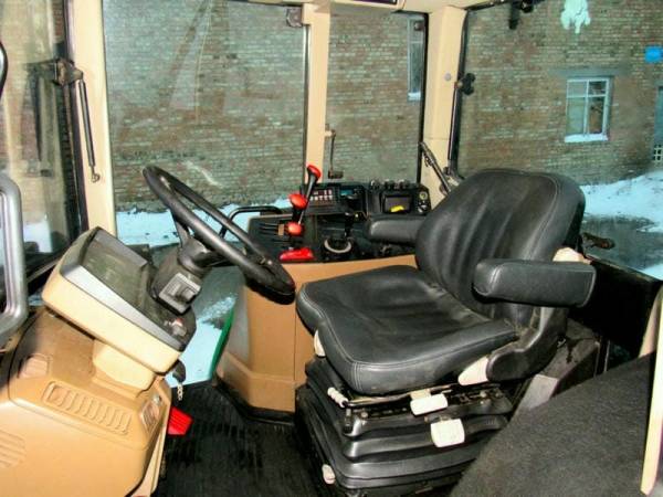 Трактор John Deere 6200 (1997)