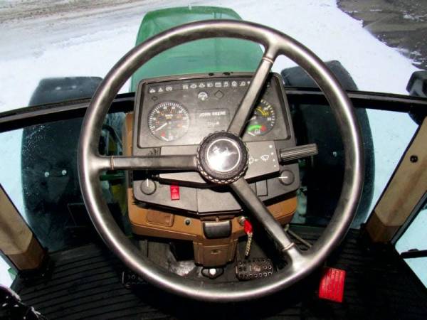 Трактор John Deere 6200 (1997)