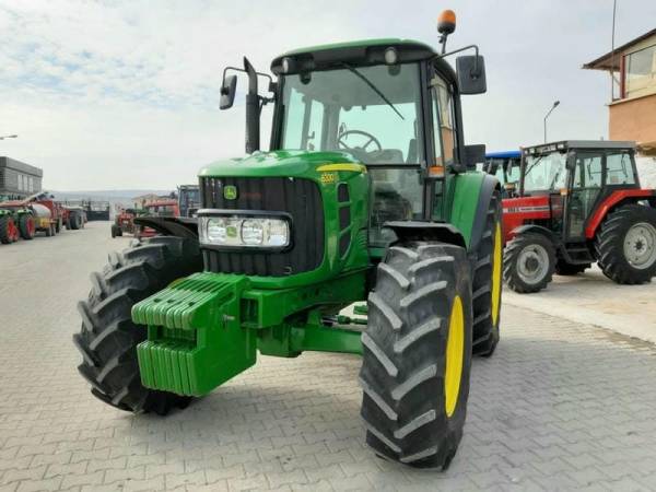 Трактор John Deere 6330 (2011)