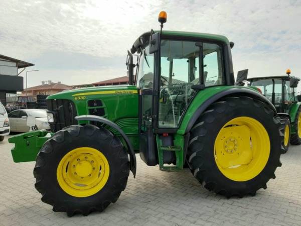 Трактор John Deere 6330 (2011)