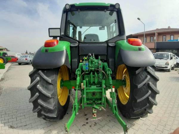 Трактор John Deere 6330 (2011)