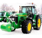 Трактор John Deere 8210