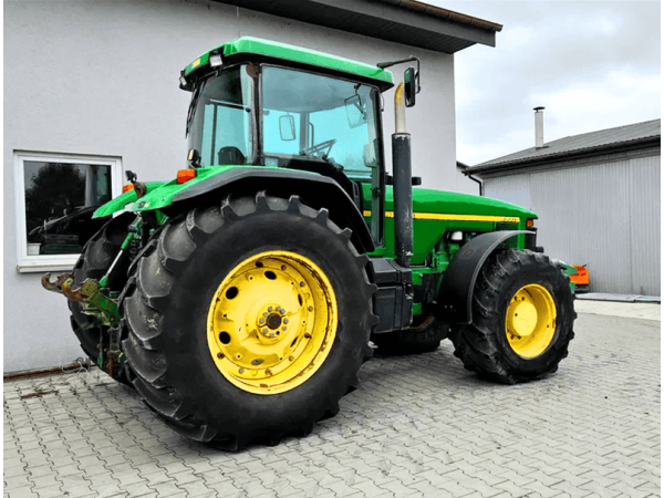 Трактор John Deere 8300  (1999)