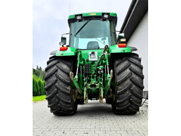 Трактор John Deere 8300  (1999)