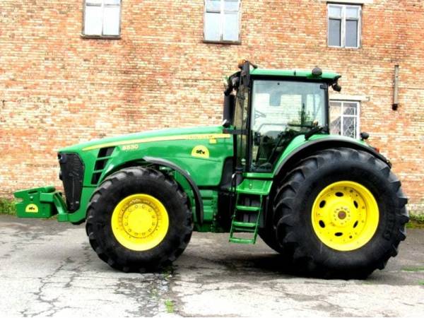 Трактор John Deere 8530 (2008)