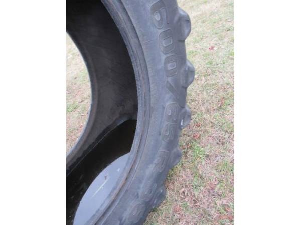 Шина Pirelli TM 800 600/65 R 38