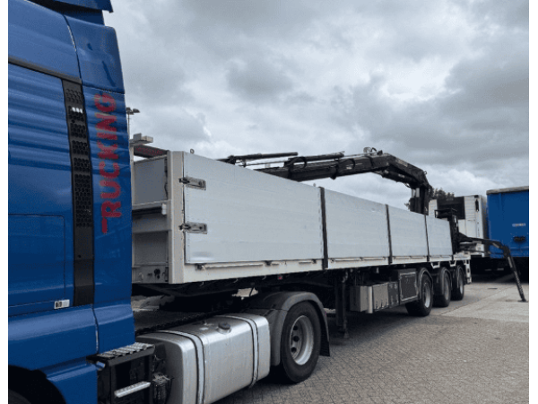 Напівпричіп Floor HIAB 33 TM (2005)