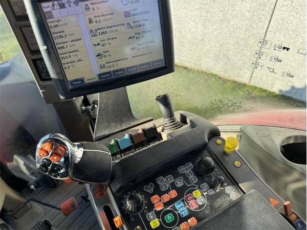 Трактор Case IH OPTUM 300 CVX (2019)