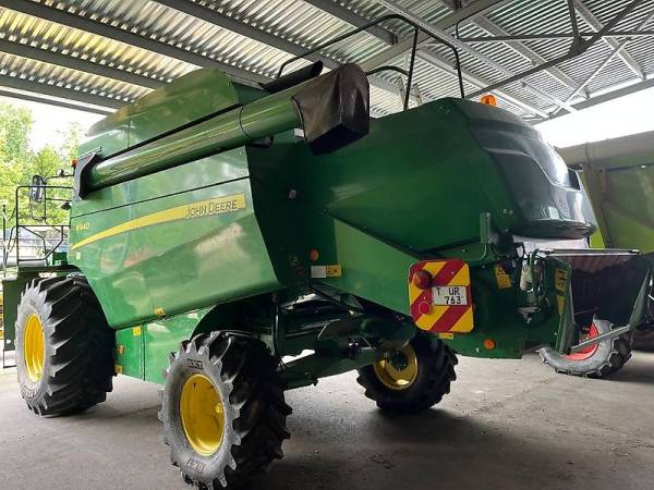 Комбайн John Deere W 440 (2017)