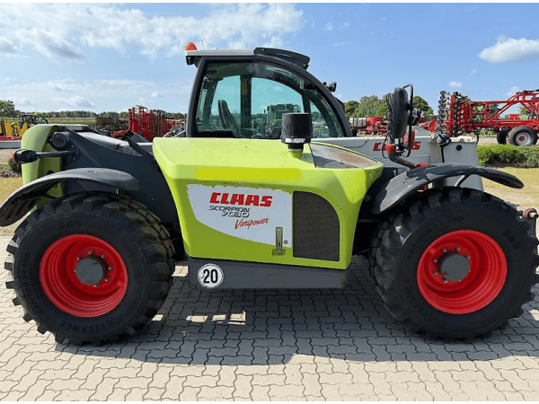 Навантажувач Claas Scorpion 7030 (2009)