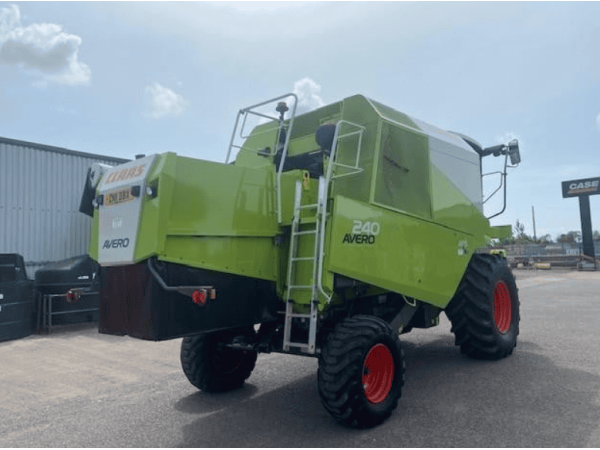 Комбайн Claas Avero 240 (2011)