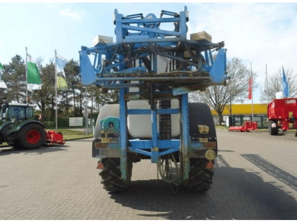 Причіпний обприскувач Inuma 6036 (2009)
