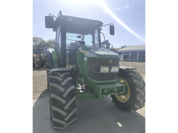 Трактор John Deere 5090M (2011)