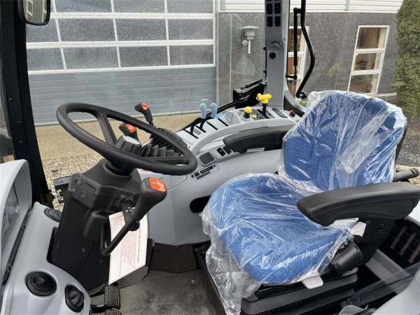 ТракторNew Holland T6050 (2025)