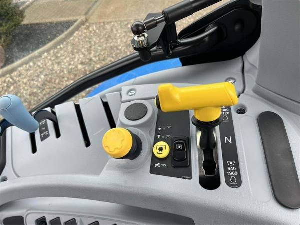 ТракторNew Holland T6050 (2025)