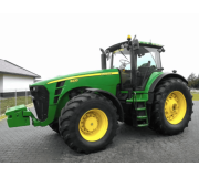 Трактор John Deere 8230