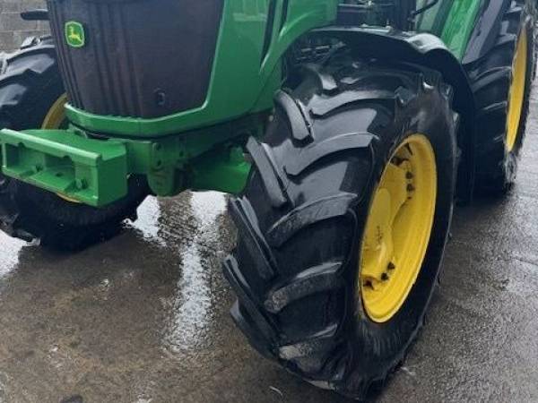 Трактор John Deere 5115M (2016)