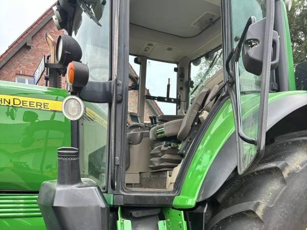 Трактор John Deere 7430 (2008)