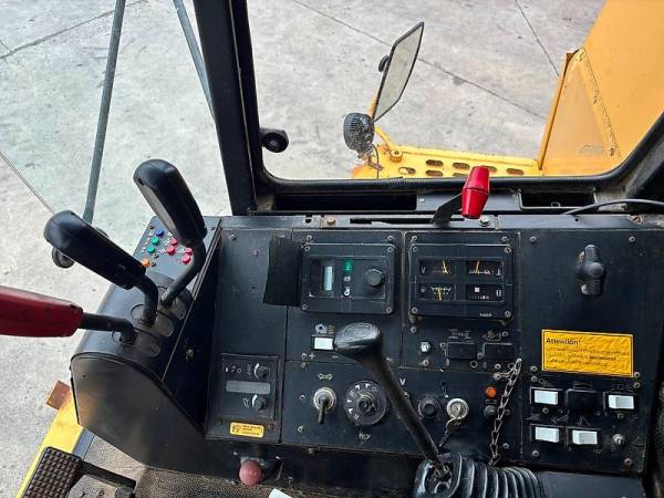 Комбайн New Holland TX 32 (1989)