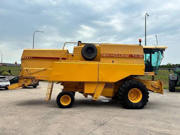 Комбайн New Holland TX 32 (1989)