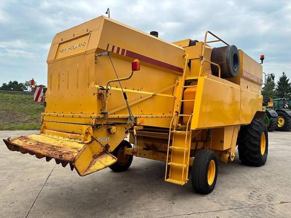 Комбайн New Holland TX 32 (1989)
