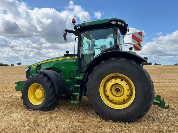 Трактор John Deere 8335R (2011)