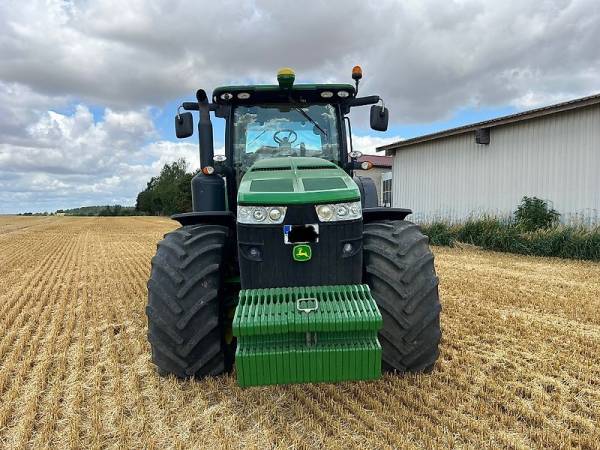 Трактор John Deere 8335R (2011)