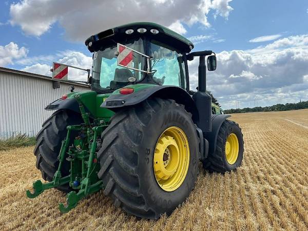 Трактор John Deere 8335R (2011)