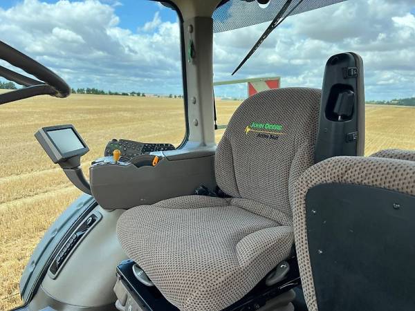 Трактор John Deere 8335R (2011)