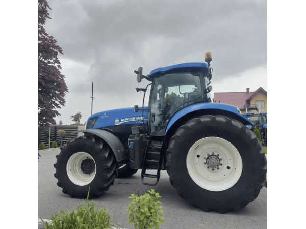 Трактор New Holland T 7.235 (2012)