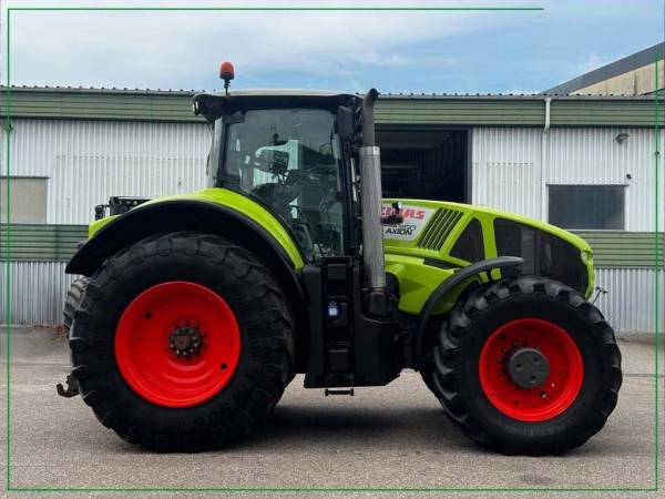 Трактор Claas Axion 950 (2013)