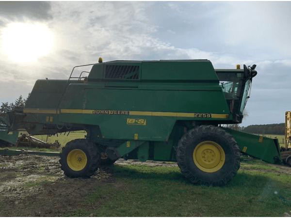 Комбайн John Deere 2254 (1997)