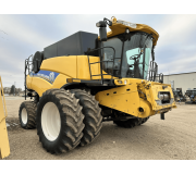 Комбайн New Holland CR 8080