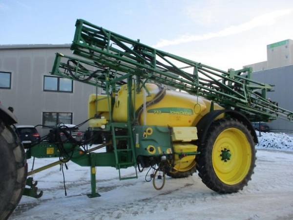 Причіпний обприскувач John Deere 732 (2025)
