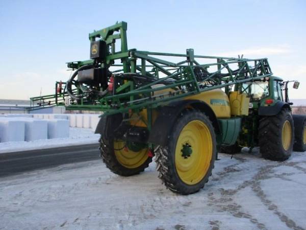 Причіпний обприскувач John Deere 732 (2025)