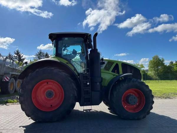 Трактор Claas Axion 930 (2018) 