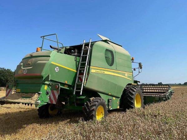 Комбайн John Deere W440 (2014)