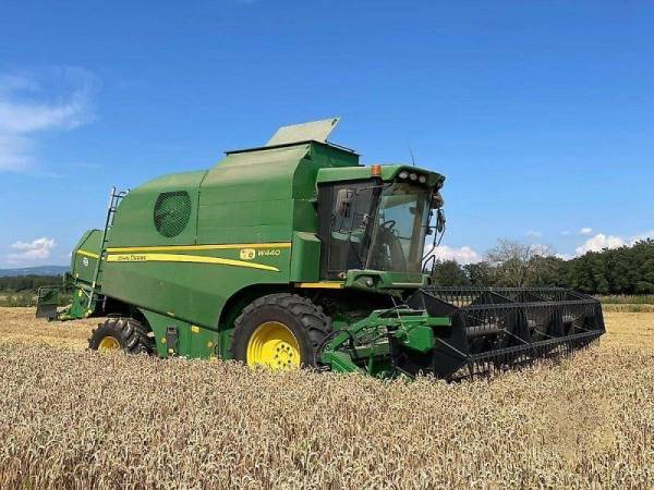 Комбайн John Deere W440 (2014)