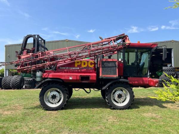 Самохідний обприскувач Case IH GEM 3000 SP (2001)