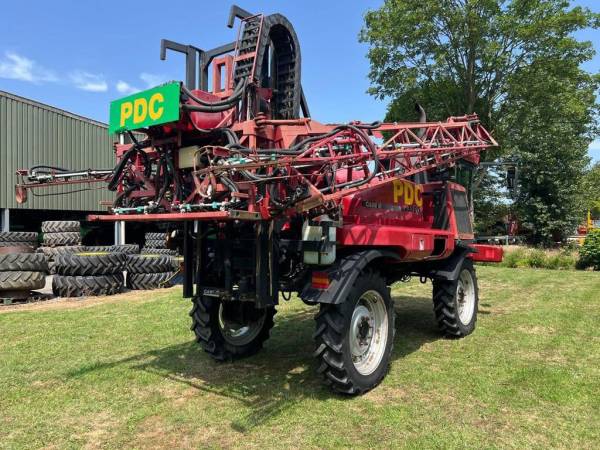 Самохідний обприскувач Case IH GEM 3000 SP (2001)
