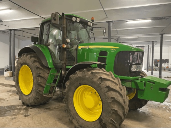 Трактор John Deere 7530 (2010)